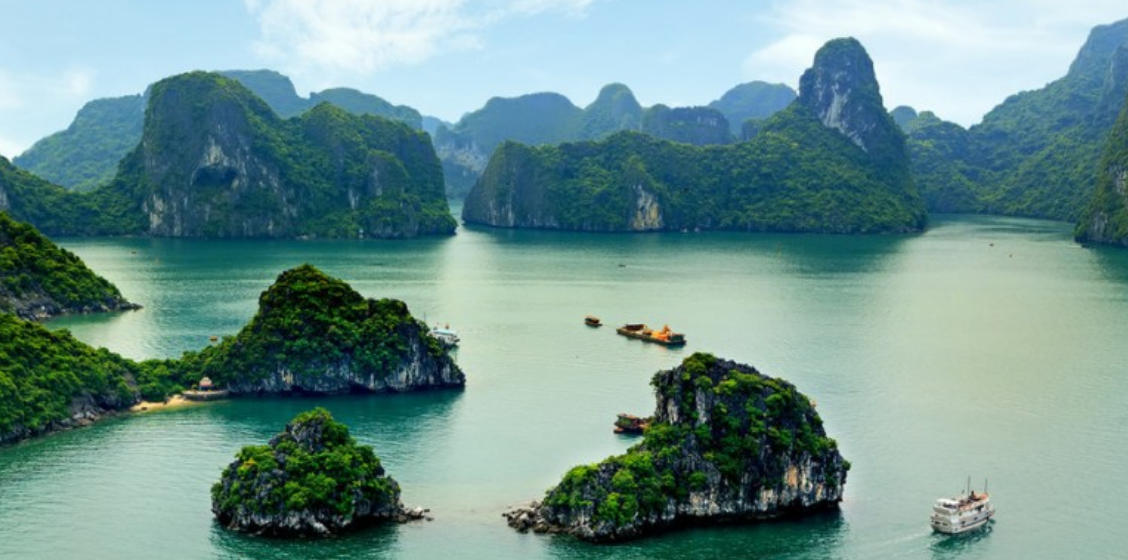 他日自立作栋梁，今期牛鼠兔出特，金鳌顶上别无山打一精准生肖，成语核心释义解释