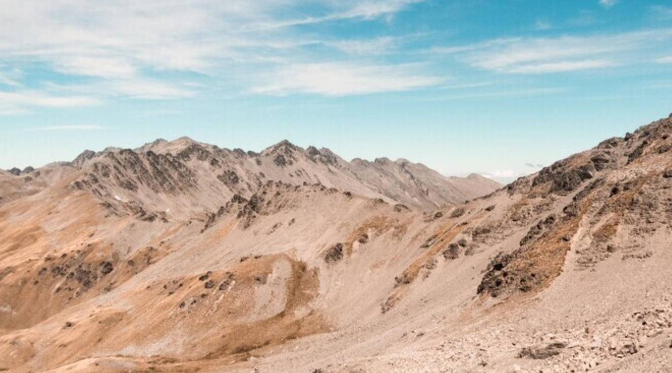 马首桓州又懿州打一准确生肖,最佳词语解释释义
