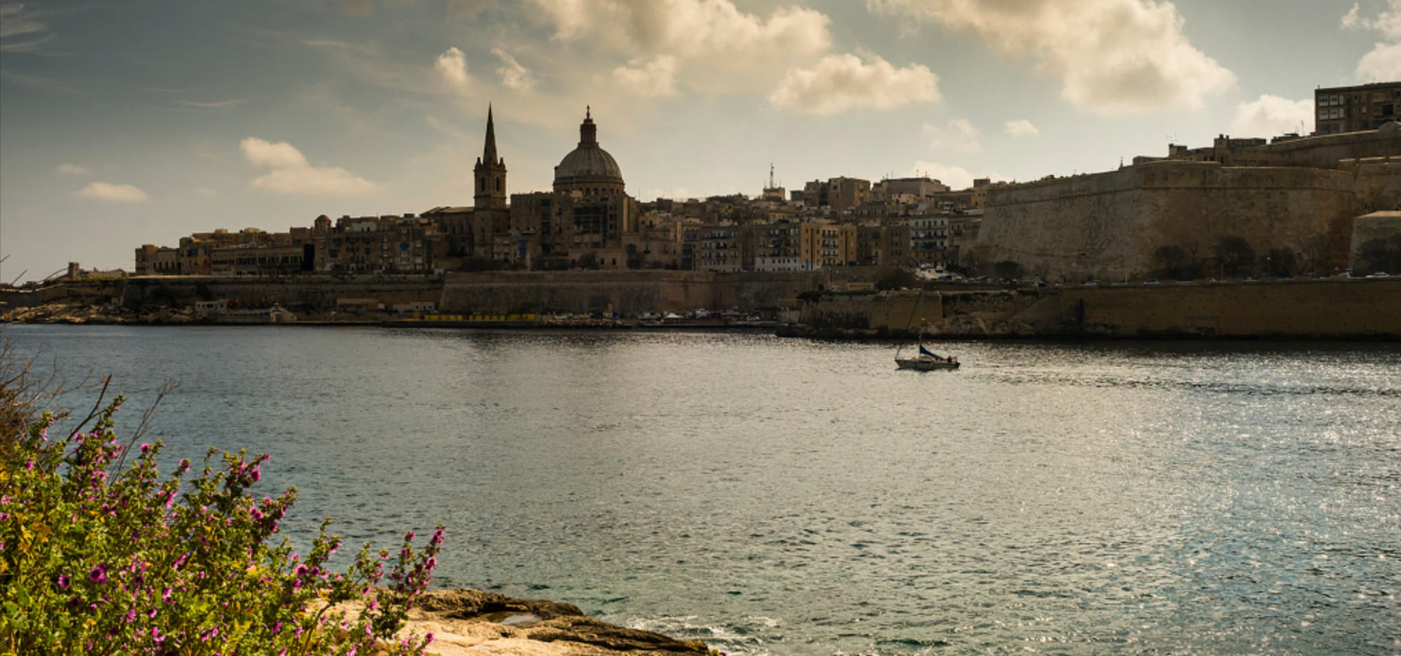 素衣垂影，织姿误陷。对镜空嗟白发新。五毒出动，只为贪玩。渐迤逦芳程递趱打一最准确 ...